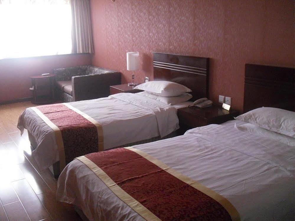 Chongqing Tianshun Hotel Экстерьер фото